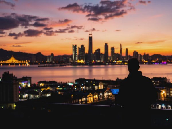 Ứng dụng AI cho chăm sóc khách hàng: Ticketing thông minh và phân tích cảm xúc