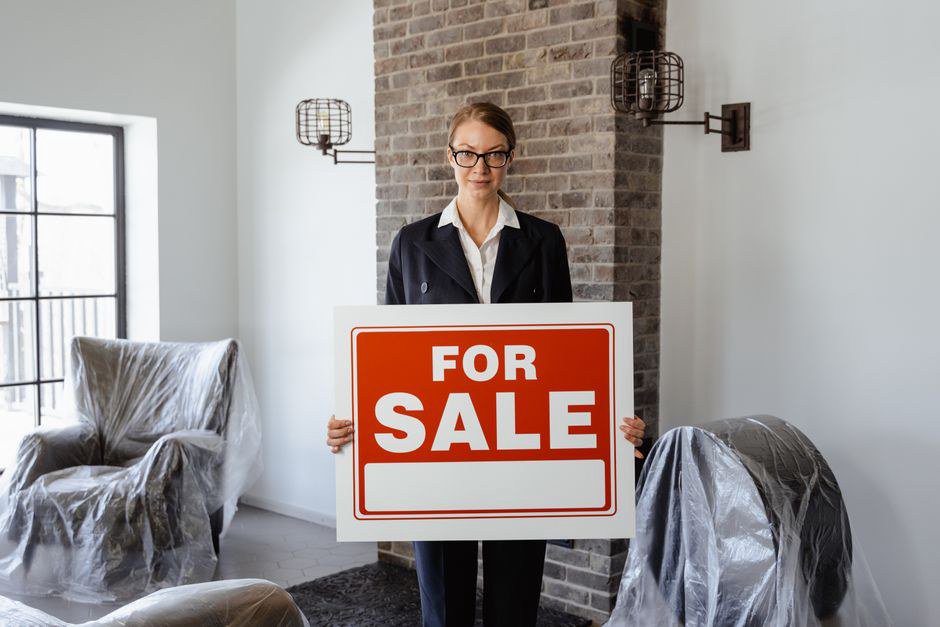 Tại sao phòng sale cần AI hoạt động ngoài giờ hành chính?